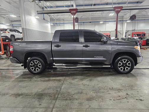 2017 Toyota Tundra SR5