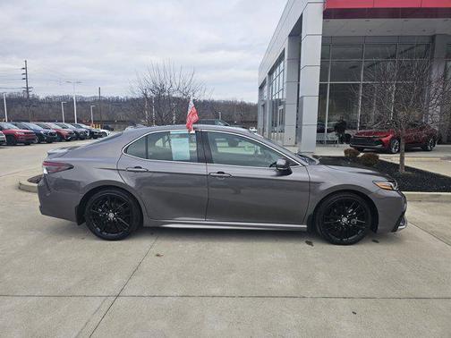 2024 Toyota Camry Hybrid SE