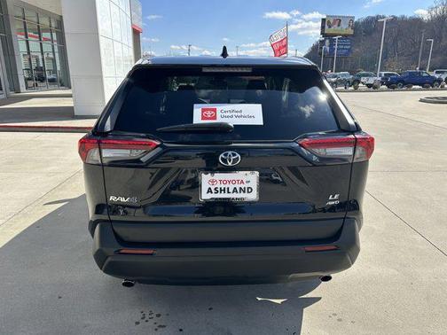 2022 Toyota RAV4 LE