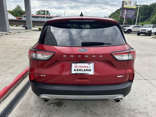 Rapid Red Metallic Tinted Clearcoat 2020 Ford Escape SE