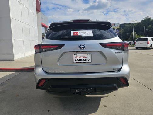 2024 Toyota Highlander Hybrid XLE