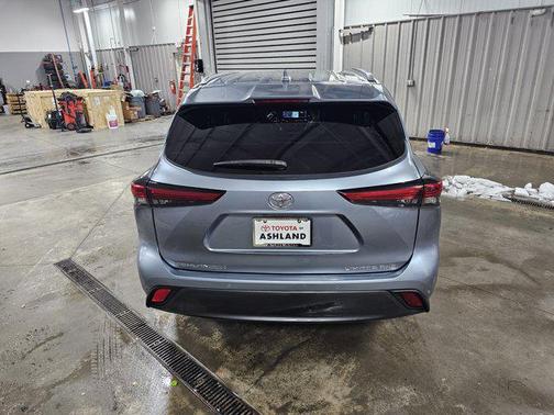 2022 Toyota Highlander Limited