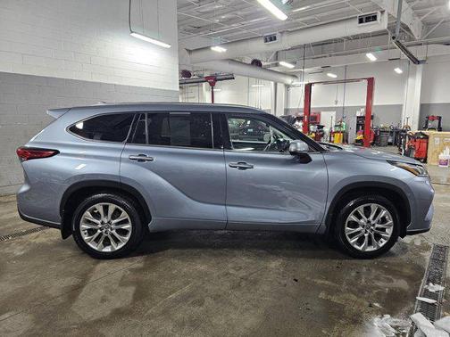 2022 Toyota Highlander Limited