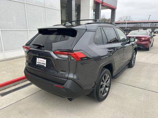 2025 Toyota RAV4 Hybrid XLE Premium
