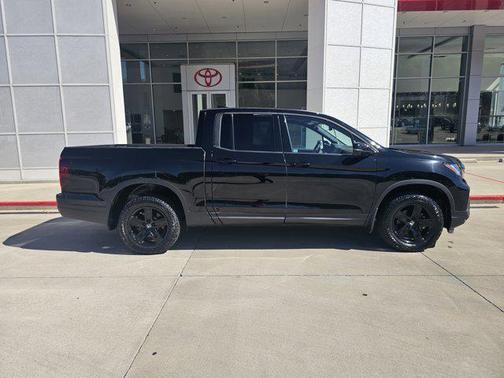 2023 Honda Ridgeline Black