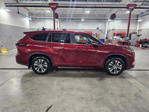 2026 Toyota Highlander XLE