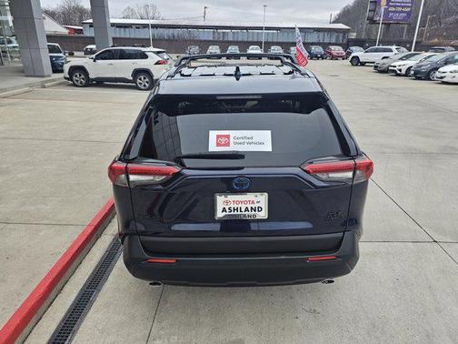 2022 Toyota RAV4 Hybrid XLE Premium