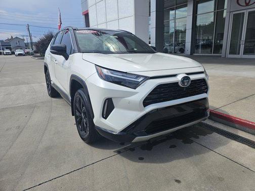 2022 Toyota RAV4 Hybrid SE