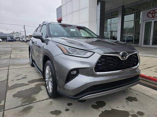 2026 Toyota Highlander Hybrid Platinum