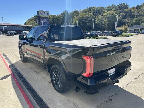 2025 Toyota Tundra Hybrid Platinum