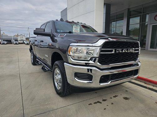 2020 RAM 2500 Tradesman Crew Cab 4X4 6'4' Box