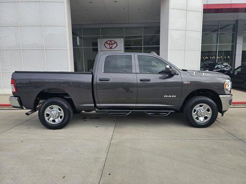 2020 RAM 2500 Tradesman Crew Cab 4X4 6'4' Box