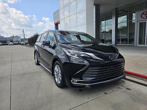 2021 Toyota Sienna Platinum 7 Passenger