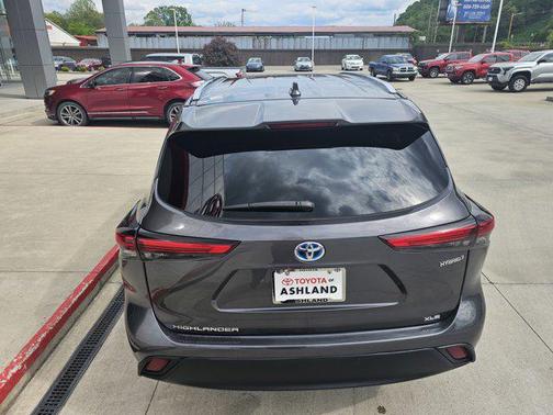 2021 Toyota Highlander Hybrid XLE