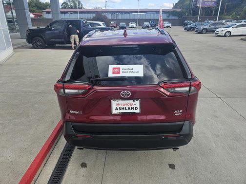 2022 Toyota RAV4 XLE