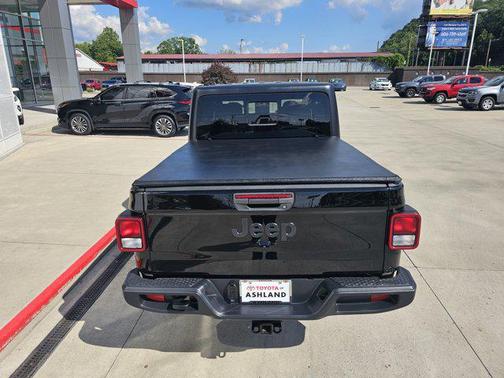 2023 Jeep Gladiator Sport S