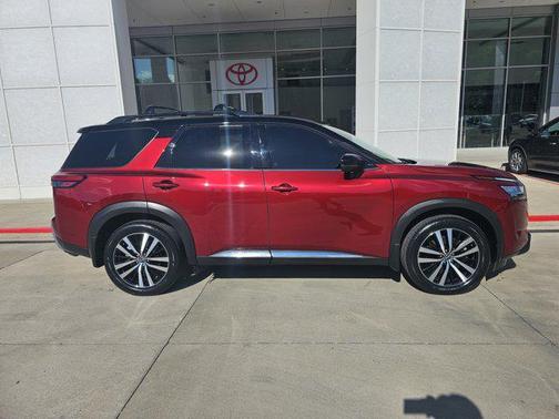 2024 Nissan Pathfinder Platinum 4WD