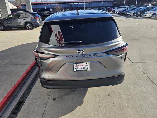2026 Toyota Sienna LE