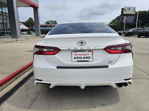 White 2022 Toyota Camry SE