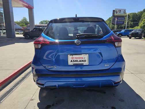 Electric Blue Metallic/Super Black 2024 Nissan Kicks SV