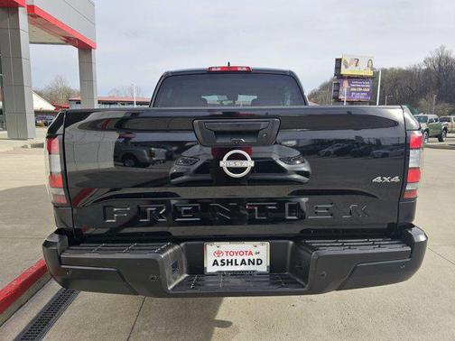 2022 Nissan Frontier S