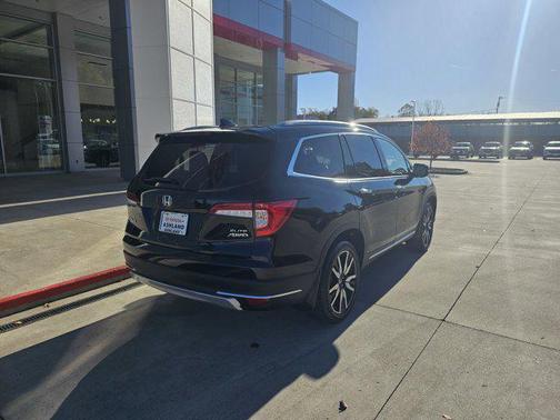 2022 Honda Pilot AWD Elite