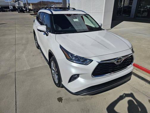 2026 Toyota Highlander Hybrid Platinum