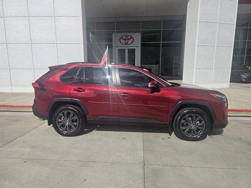 2022 Toyota RAV4 Hybrid XLE Premium