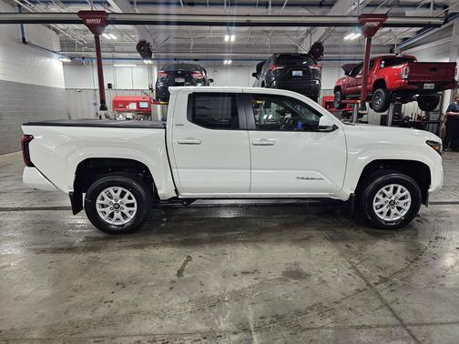 Ice 2026 Toyota Tacoma SR5