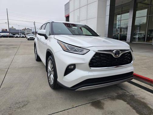 2026 Toyota Highlander Hybrid Platinum