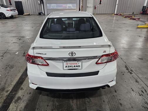Super White 2013 Toyota Corolla S