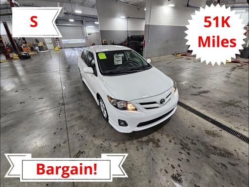 Super White 2013 Toyota Corolla S