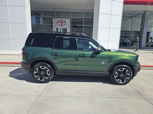 Eruption Green Metallic 2024 Ford Bronco Sport Outer Banks