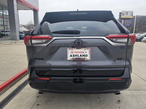 2025 Toyota RAV4 Hybrid SE