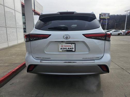 2022 Toyota Highlander Platinum