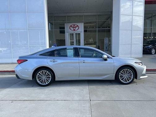 Used 2022 Toyota Avalon Limited for Sale Near Me | Cars.com