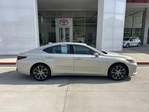 Moonbeam Beige Metallic 2022 Lexus ES 300h Base