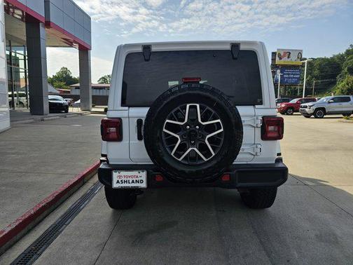 2024 Jeep Wrangler 4-Door Sahara 4x4