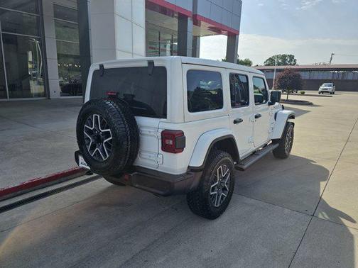 2024 Jeep Wrangler 4-Door Sahara 4x4