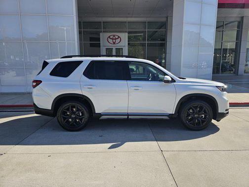 2025 Honda Pilot Touring 8-Passenger