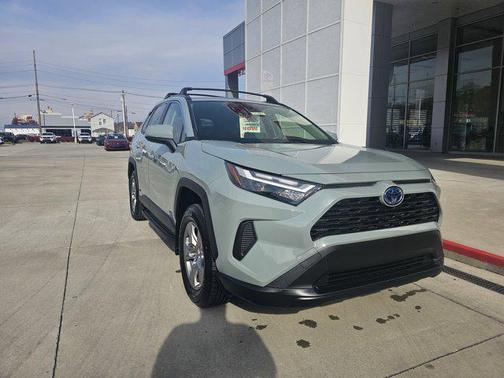 2022 Toyota RAV4 Hybrid XLE