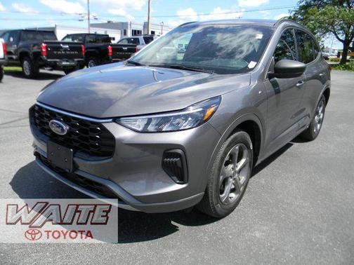 Carbonized Gray Metallic 2023 Ford Escape ST-Line