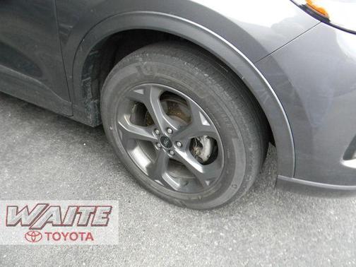 Carbonized Gray Metallic 2023 Ford Escape ST-Line