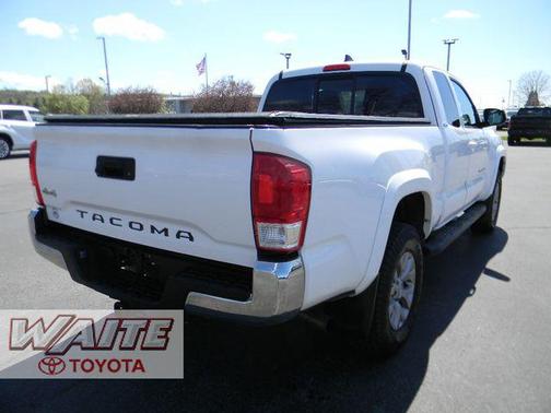 Super White 2017 Toyota Tacoma SR5