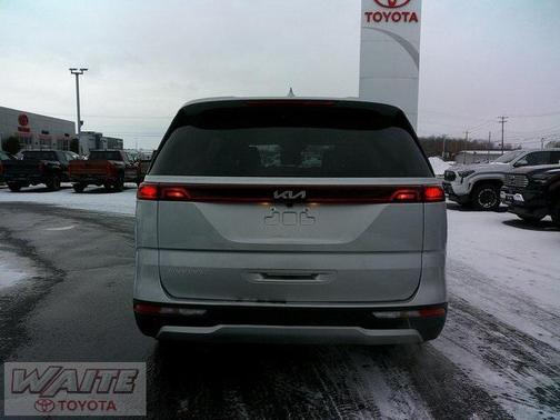 2023 Kia Carnival LX