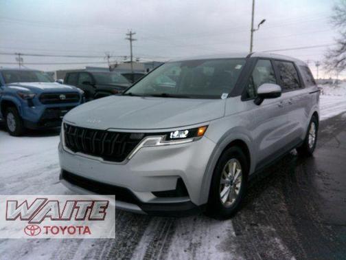 2023 Kia Carnival LX
