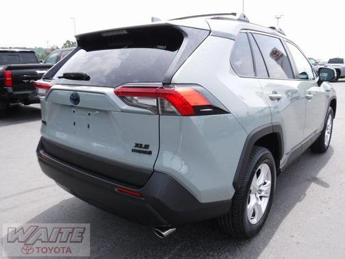 2020 Toyota RAV4 Hybrid XLE