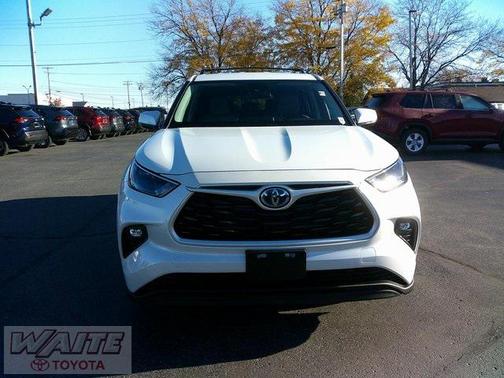 2023 Toyota Highlander Hybrid LE