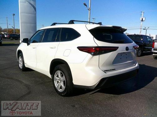 2023 Toyota Highlander Hybrid LE