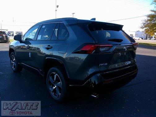 2025 Toyota RAV4 Hybrid SE